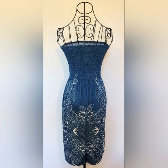 Amazon Floral Strapless Dress - Picture 3 of 5